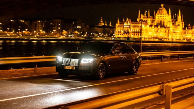 Schwarzer Geist: Kunden können zwar auch einen besonderen Schwarzton wählen, doch sind auch etliche andere Farben für den Rolls-Royce Ghost Black Badge möglich.