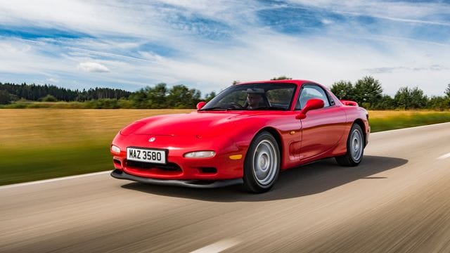 Schlafaugen und Wankelmotor: 1991 debütiere der Mazda RX-7 FD3S.