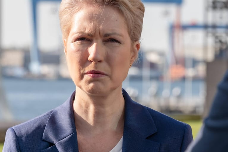 Manuela Schwesig: SPD-Politiker kritisiert sie als Gerhard Schröders Sparringspartnerin.