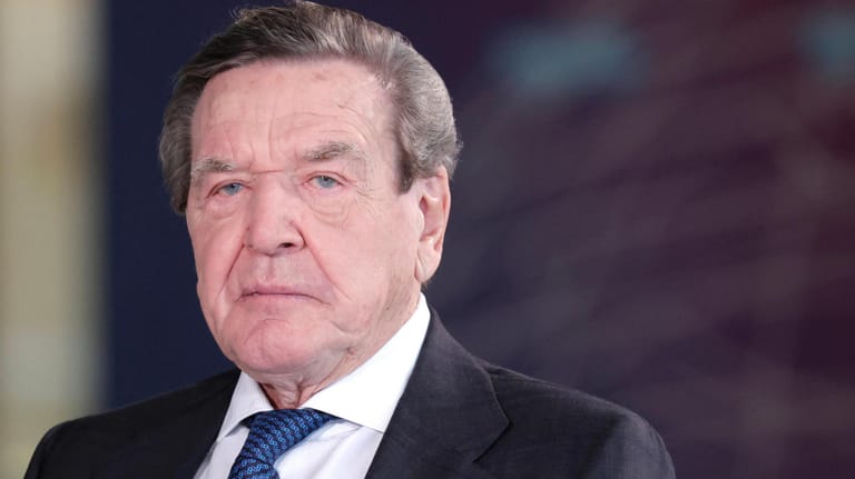 Gerhard Schröder: Er distanziert sich weiterhin nicht von seinem Freund Wladimir Putin.