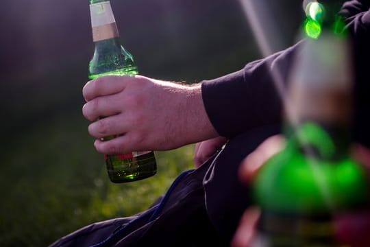 Im internationalen Vergleich konsumieren die Deutschen besonders viel Alkohol.