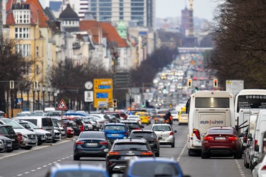 In großen Städten wie Berlin besitzen weitaus weniger Menschen einen privaten PKW.