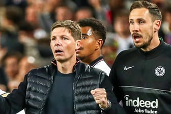 Trainer Oliver Glasner Eintracht (l.) beim Sieg gegen Barcelona: Die Eintracht hofft auf eine Fortsetzung der Serie.