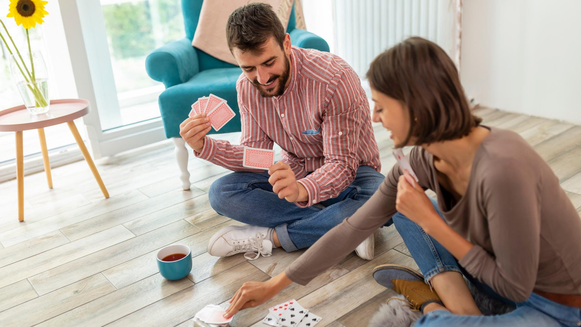 Kartenspiel: Für viele Kartenspiele benötigen Sie nur zwei Spieler.