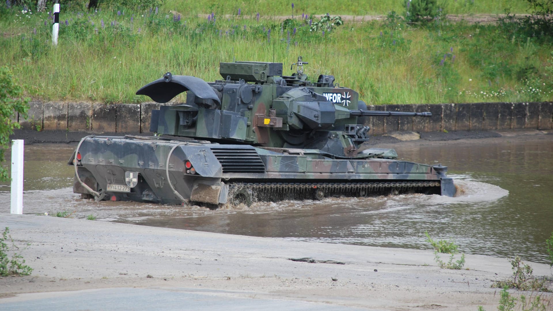 Der Gepard: Innerhalb von zehn Minuten kann das Fahrzeug so hergerichtet werden, dass es Wassertiefen bis zu 2,25 Meter durchfahren kann.