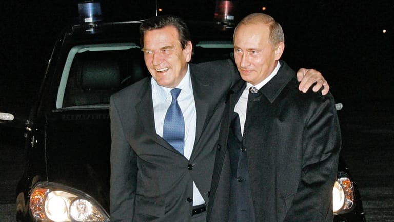 Männerfreundschaft: Gerhard Schröder und Wladimir Putin im Jahr 2005.