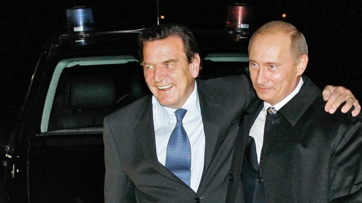 Männerfreundschaft: Gerhard Schröder und Wladimir Putin im Jahr 2005.