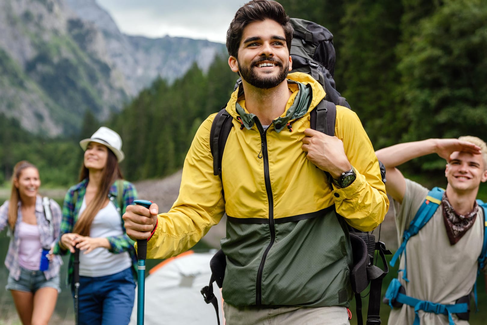 Ausrüstung zum Wandern: Wanderbekleidung, Wanderaccessoires und mehr für die nächste Tour.