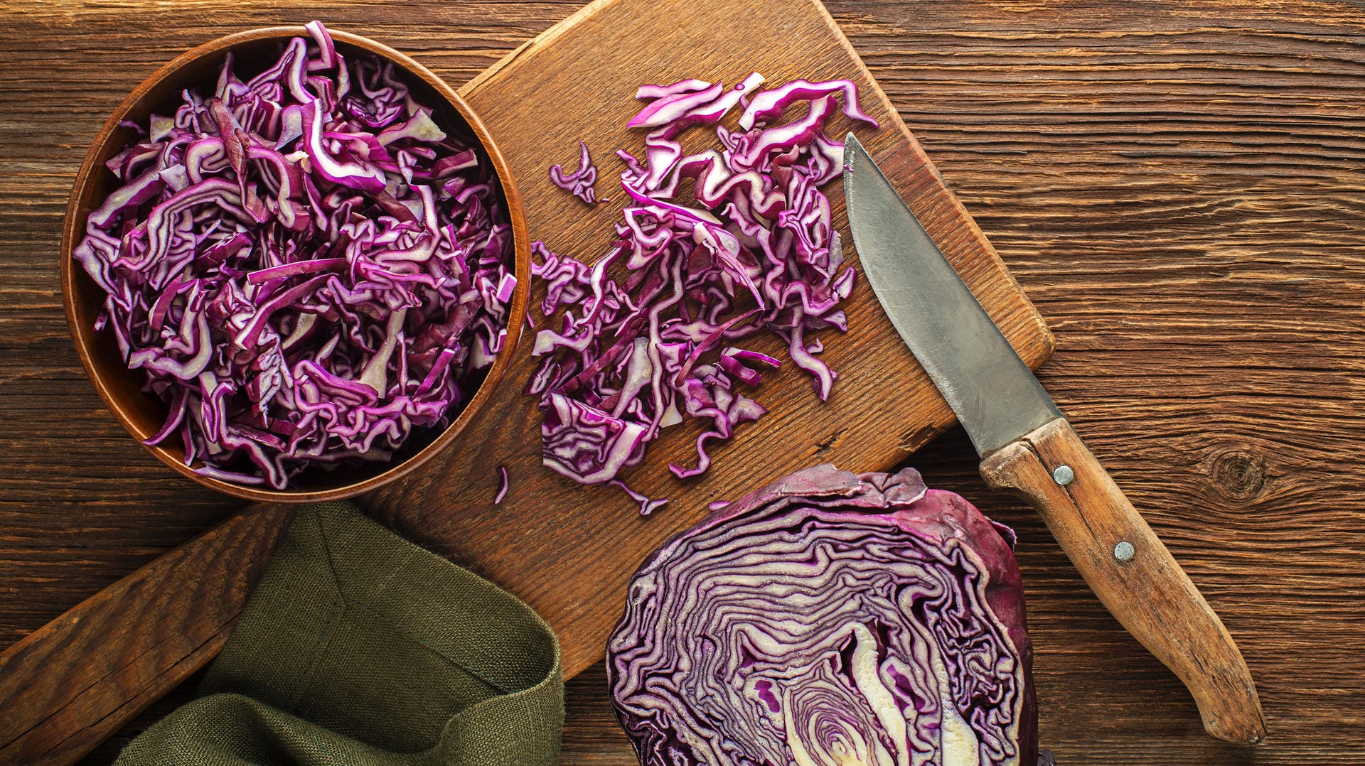 Rotkohl: Vor dem Verzehr muss er kleingeschnitten werden.