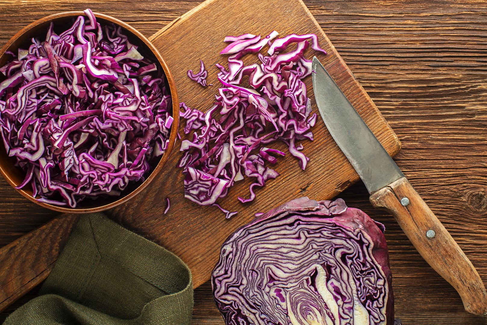 Rotkohl: Vor dem Verzehr muss er kleingeschnitten werden.