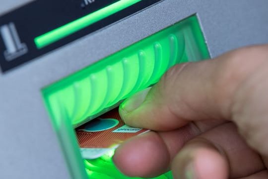 Die Umsetzung des BGH-Urteils zu Bankgebühren sorgt in der Praxis für Streit. Die Umsetzung des BGH-Urteils zu Bankgebühren sorgt in der Praxis für Streit.