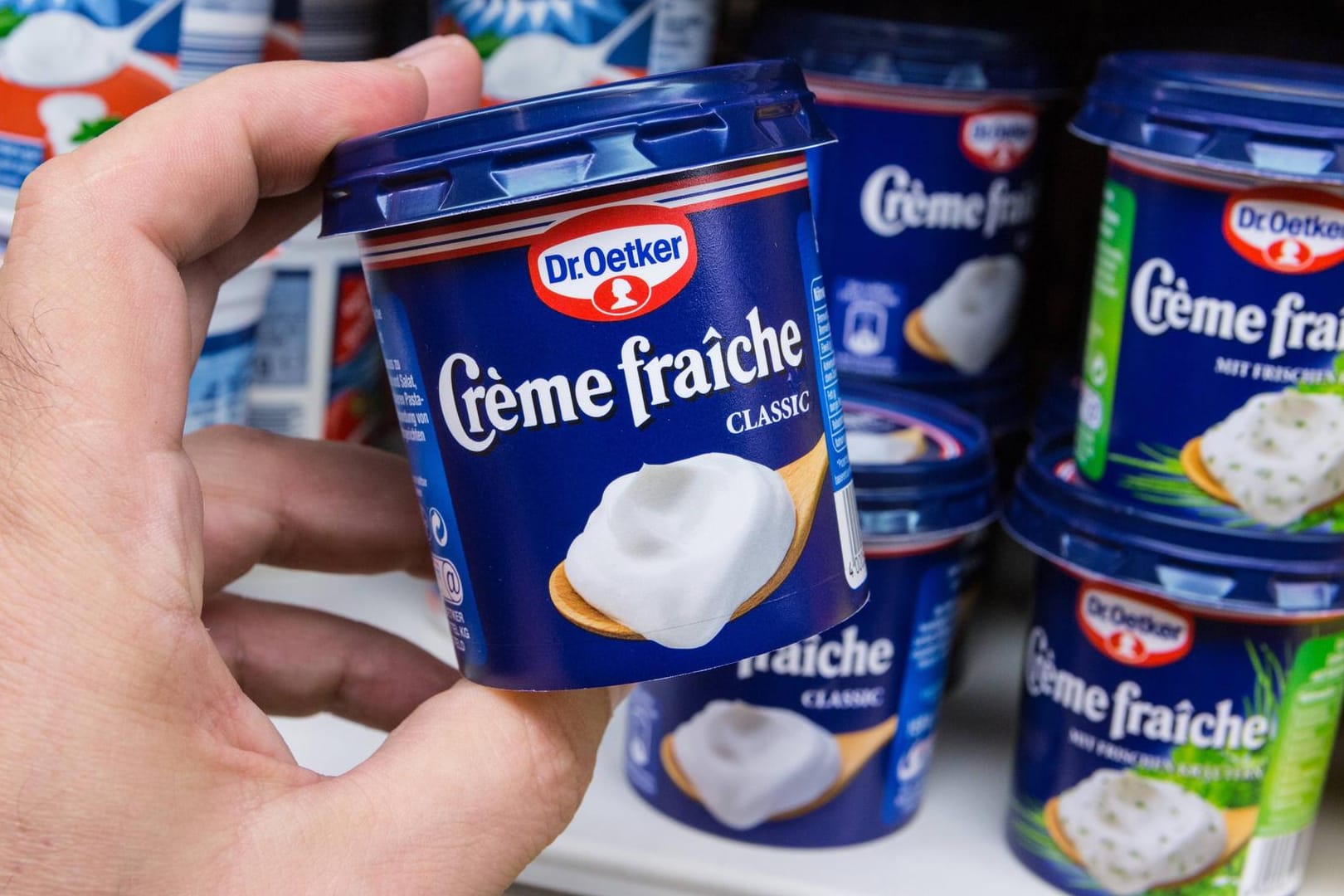 Crème fraîche: Geschmacklich passt sie gut zu scharfen Gerichten.