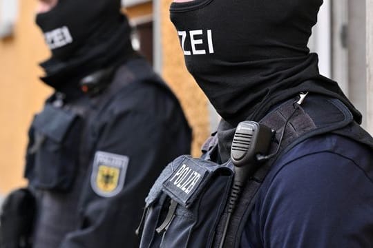 Razzia gegen mutmaßliche Schleusergruppe