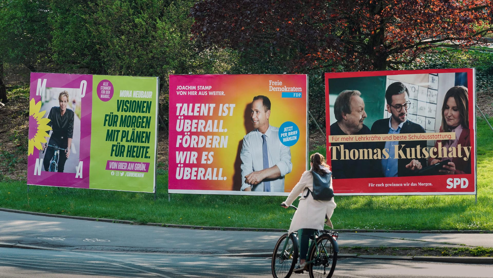 Wahlplakate zur NRW-Wahl: Die Kampagnen von den Grünen, der FDP und der SPD im Direktvergleich.