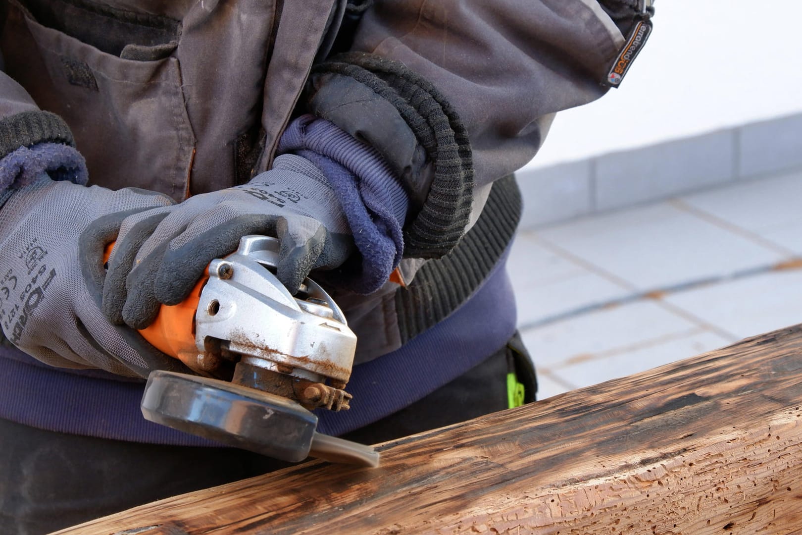 Hausrenovierung (Symbolbild): Die Energiewende gelingt nur mit ausreichend Fachpersonal im Handwerk.