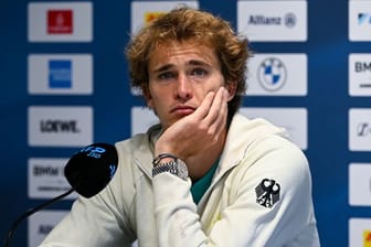 Sucht weiter nach seiner starken Form aus dem Vorjahr: Alexander Zverev nimmt nach dem Spiel an einer Pressekonferenz teil.