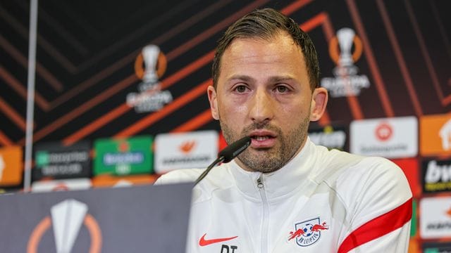 RB-Trainer Domenico Tedesco muss im Hinspiel gegen die Rangers auf Willi Orban, Mohamed Simakan und Kevin Kampl verzichten.