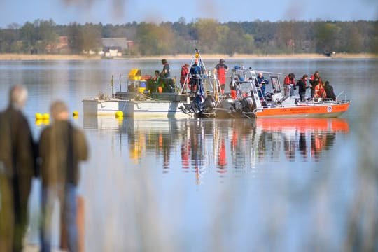 Tauchgang zu historischen Prahmboot im Arendsee