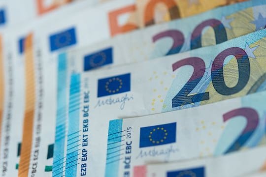 Belastungen durch die Corona-Pandemie: Empfänger von Sozialleistungen sollen im Juli eine Einmalzahlung erhalten. Belastungen durch die Corona-Pandemie: Empfänger von Sozialleistungen sollen im Juli eine Einmalzahlung erhalten.