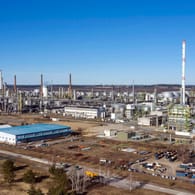 Wichtige Versorgungsader: Die PCK-Raffinerie in Schwedt produziert unter anderem Kraftstoffe für viele Regionen in Ostdeutschland.