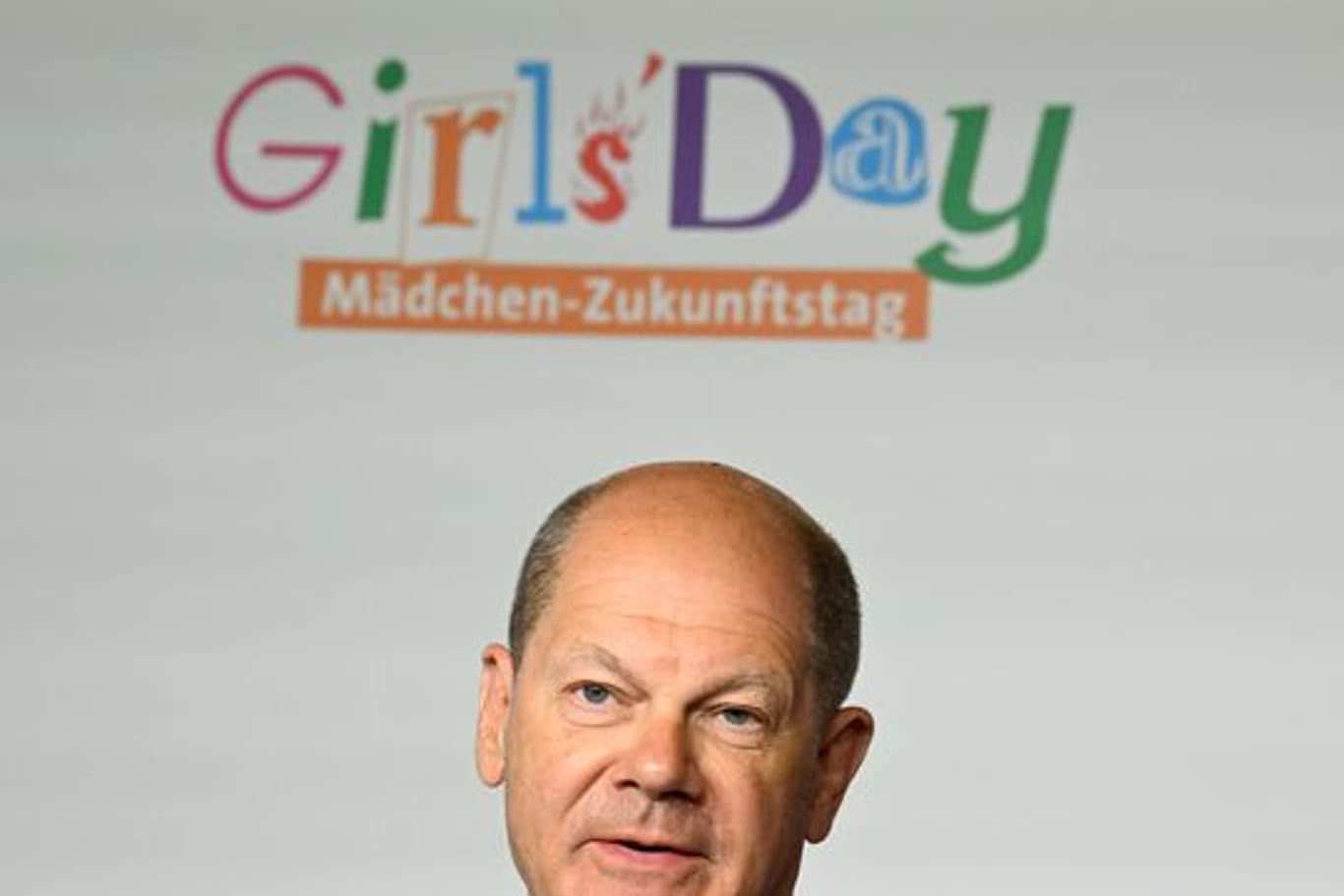 Bundeskanzler Olaf Scholz (SPD) hält eine Rede zur Eröffnung des diesjährigen Girls' Day.