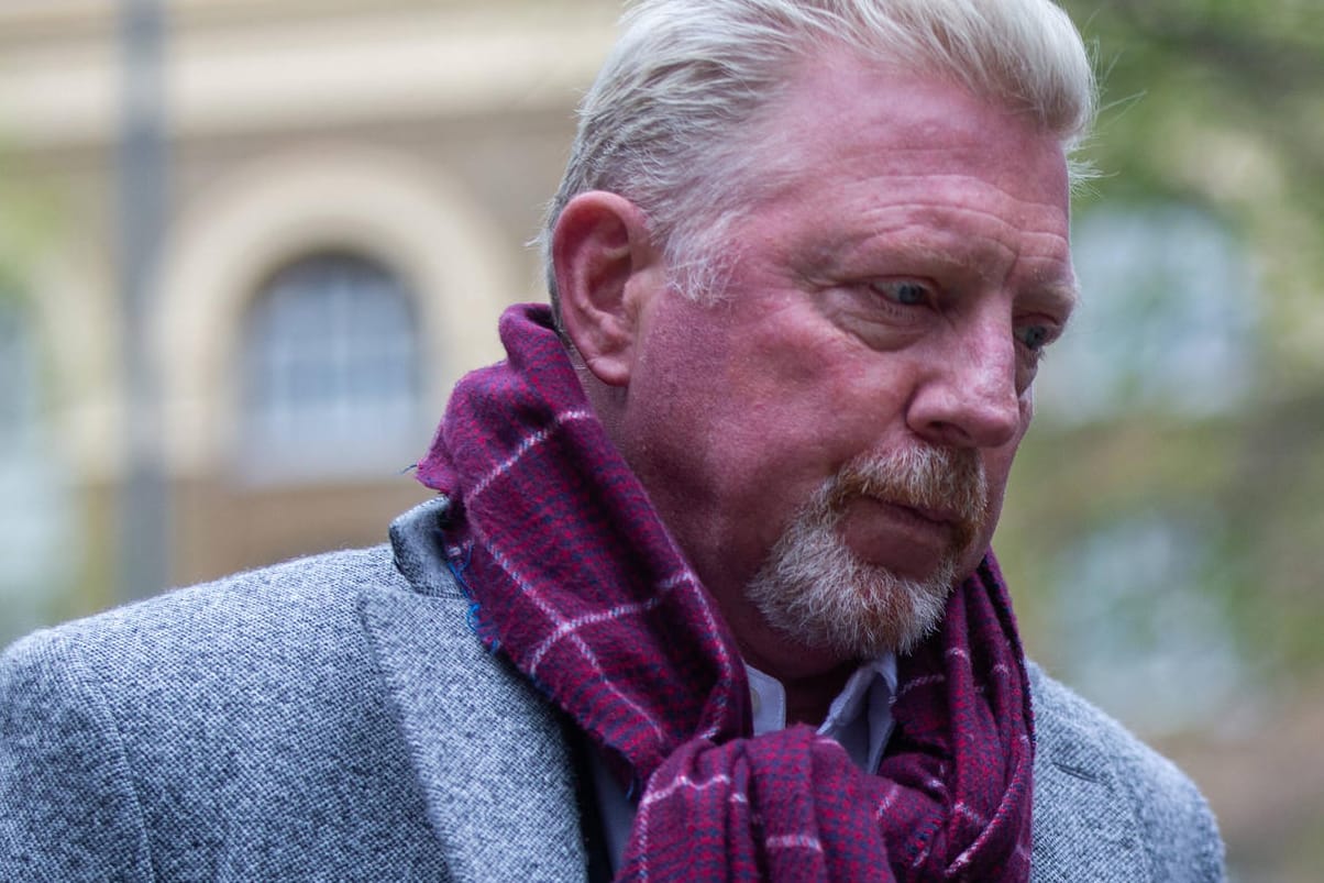 Nachdenkliche Miene: Boris Becker Anfang April auf dem Weg in den Londoner Gerichtssaal. Am Freitag erfährt die Tennislegende ihr Strafmaß.