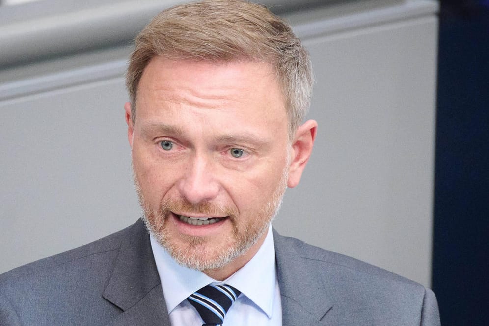 Christian Lindner: Der Bundesfinanzminister hat seinen ersten Haushaltsentwurf vorgelegt.