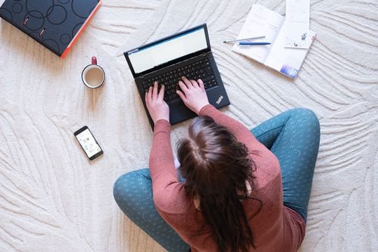 Wer mehr Zeit im Homeoffice verbringen möchte, sollte Vorgesetzte mit jobbezogenen Argumenten überzeugen.