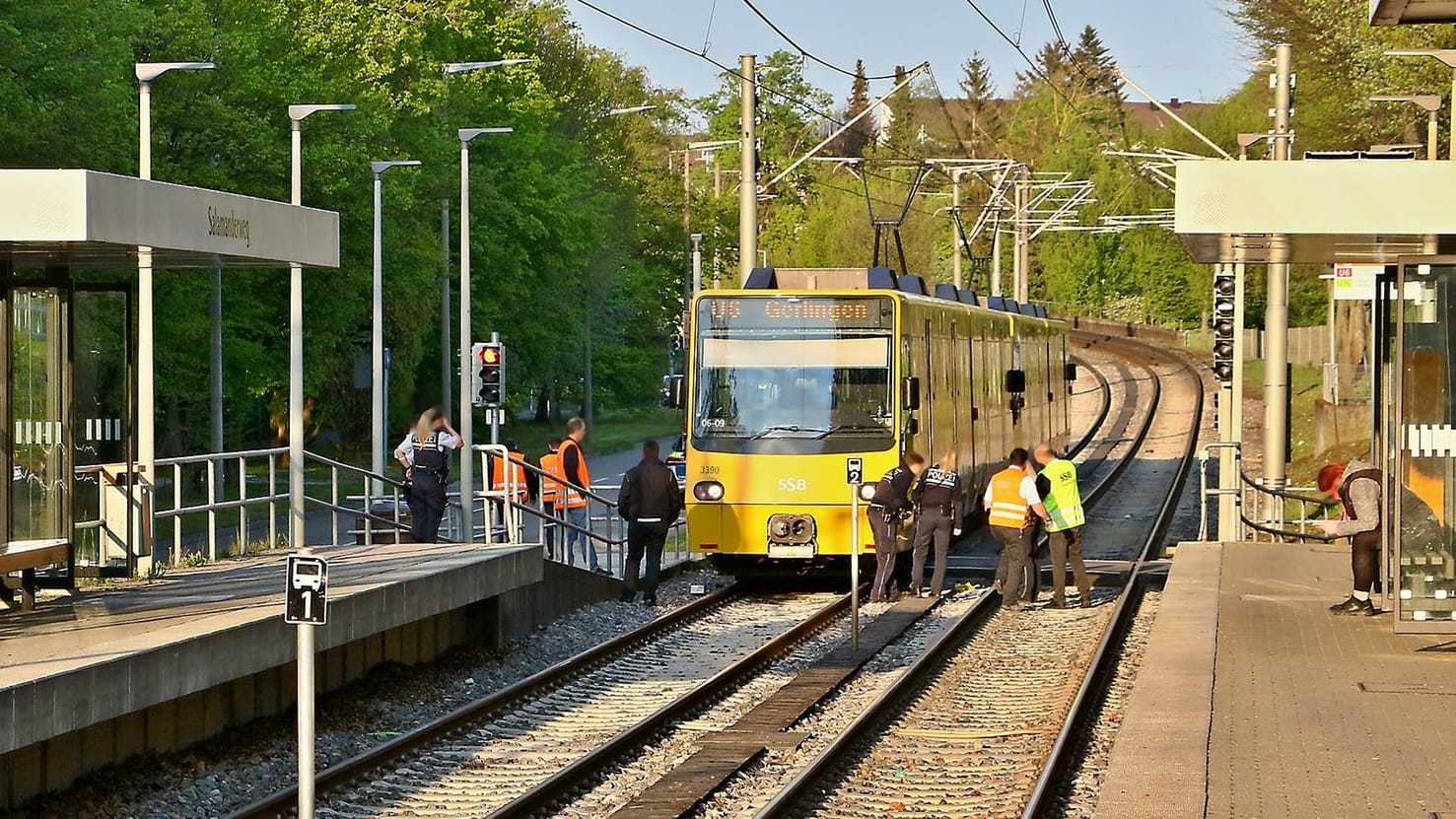 U6-Unfall in Giebel: Eine schwerverletzte Frau kam ins Krankenhaus.
