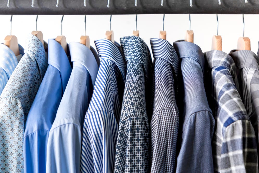 Herrenhemden im Sale: Mode von Tom Tailor, Tommy Jeans und Co. im Angebot sichern.