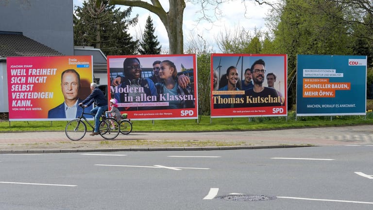 Einmal FDP, zweimal SPD, einmal CDU: So unterschiedlich sehen die Wahlkampagnen für den NRW-Landtag aus.
