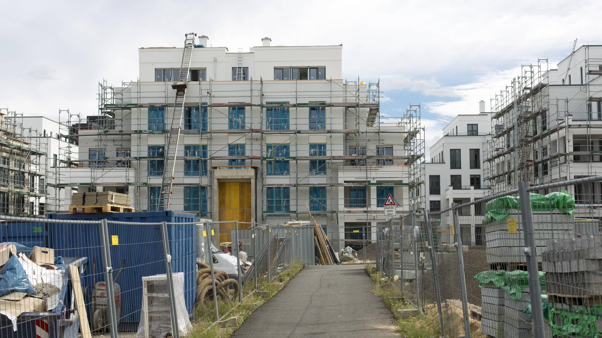 Baustelle für Ein- und Mehrfamilienhäuser in Köln: Um bezahlbaren Wohnraum zu sichern, plädiert Butterwegge für eine landeseigene Wohnungsbaugesellschaft.