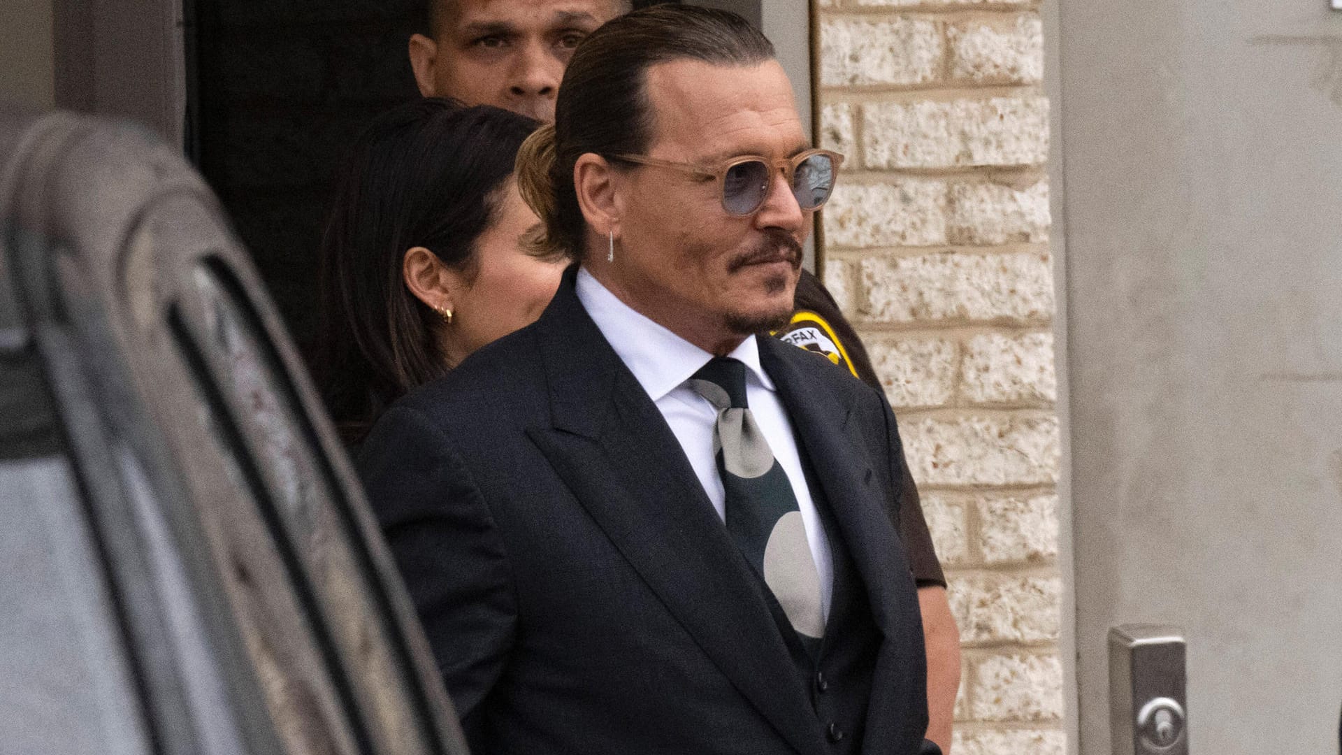 Johnny Depp: Hier vor dem Gerichtsgebäude in Fairfax, Virginia am 26. April 2022.