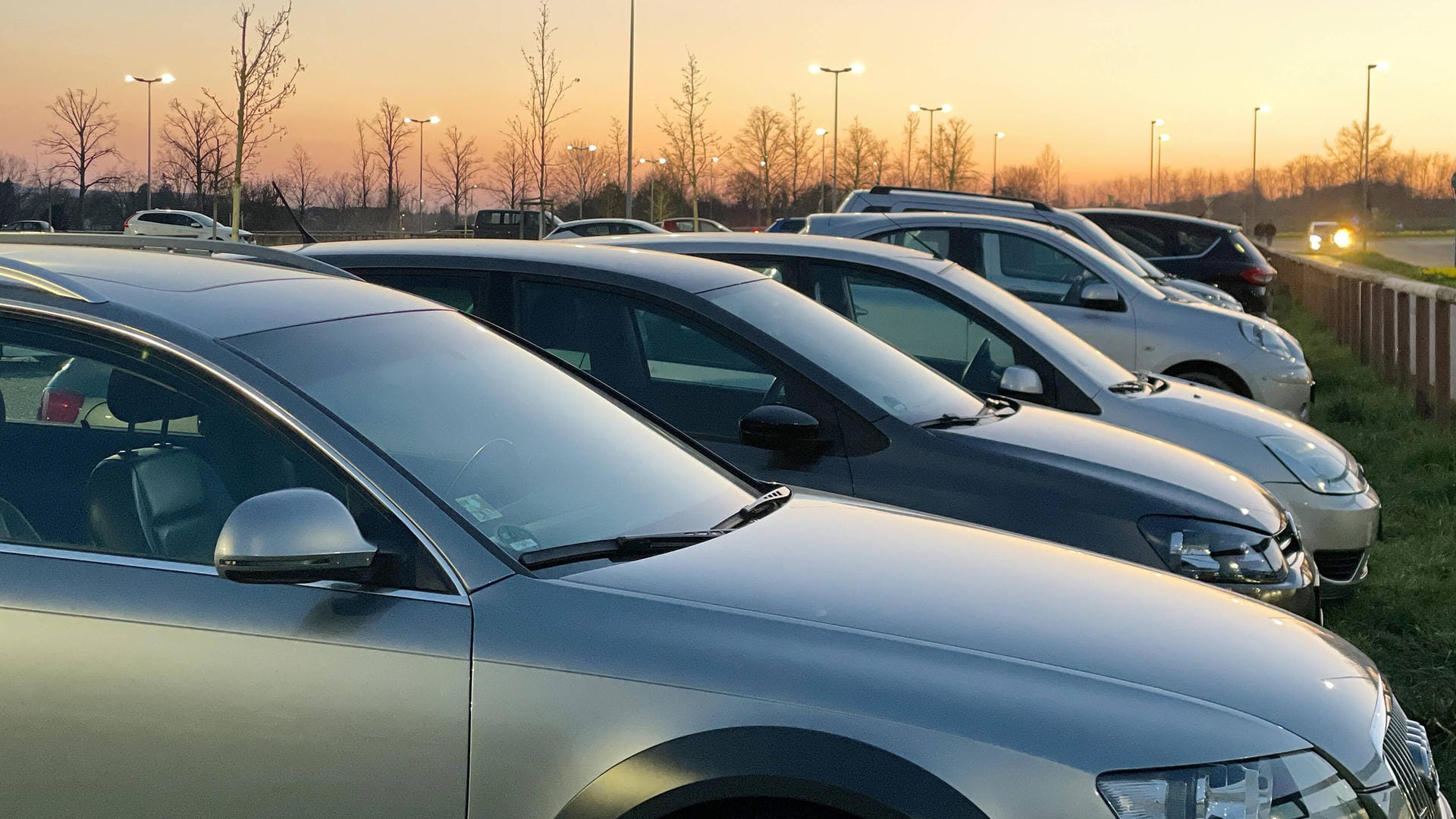 Gefragt wie nie: Wegen der Knappheit an Neuwagen stehen Gebrauchte hoch im Kurs. Das macht sie allerdings auch immer teurer.