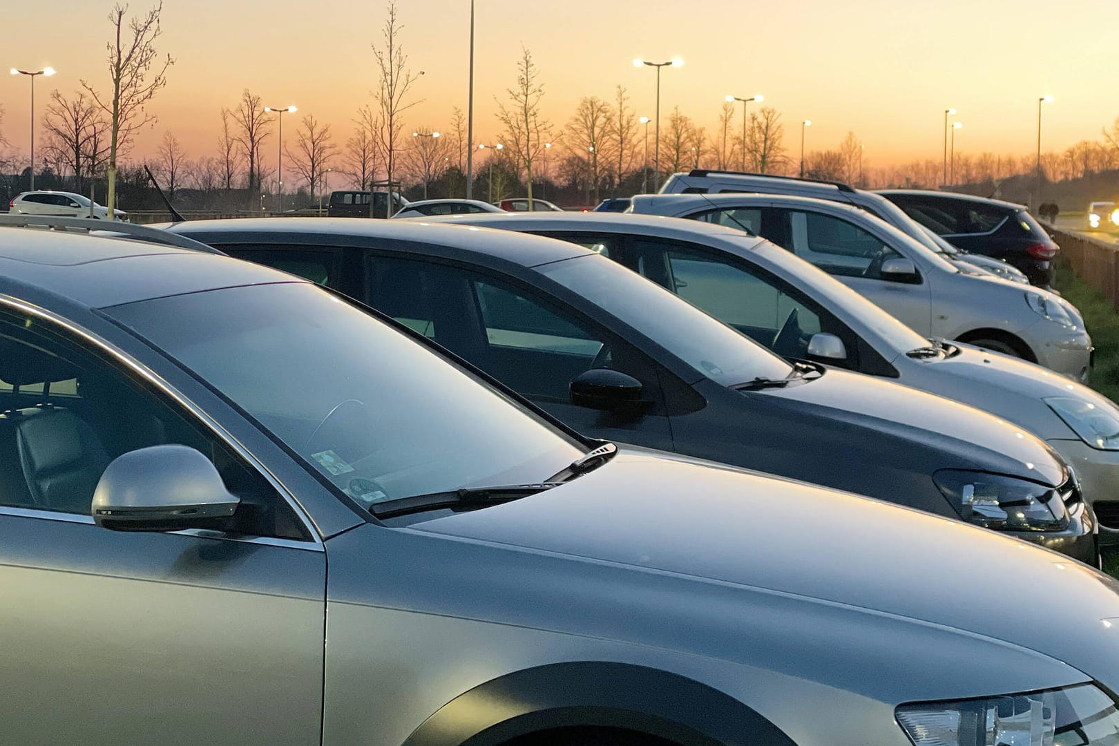 Gefragt wie nie: Wegen der Knappheit an Neuwagen stehen Gebrauchte hoch im Kurs. Das macht sie allerdings auch immer teurer.