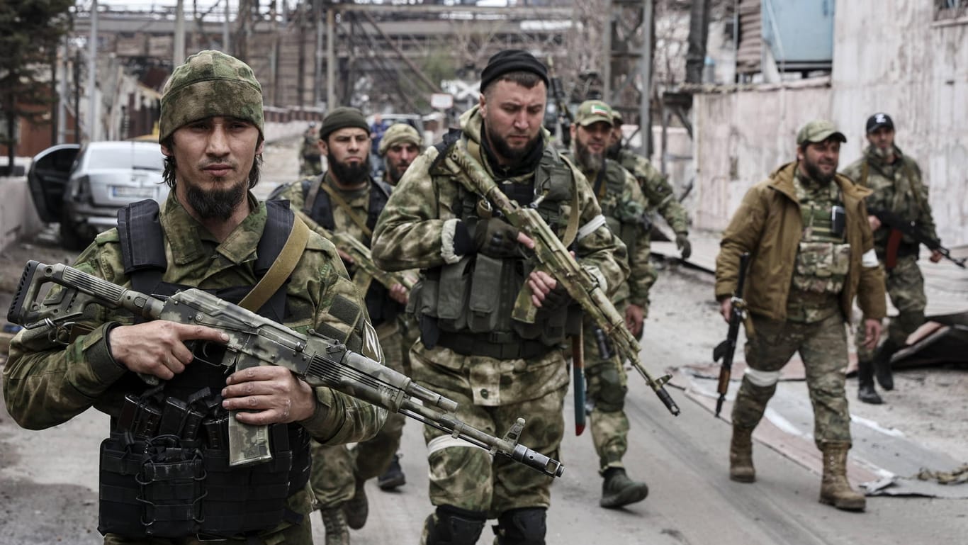 Tschetschenische Kämpfer in Mariupol: Die russischen Truppen verzeichnen seit Beginn des Ukraine-Kriegs hohe Verluste.