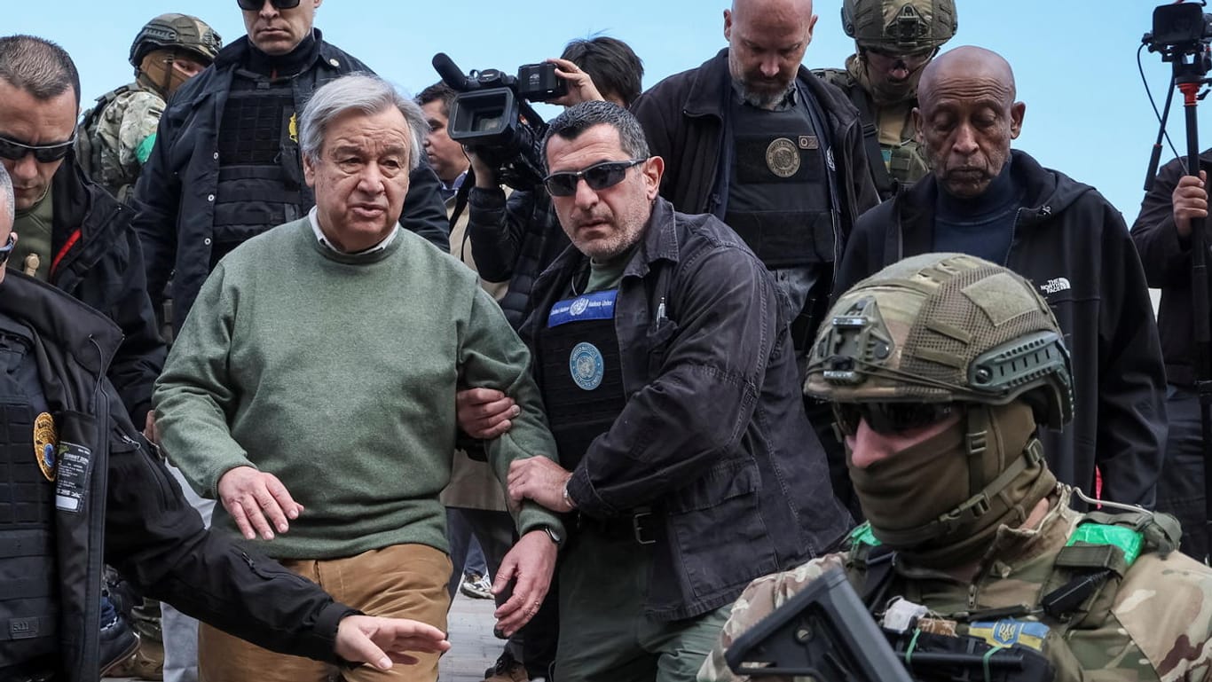 António Guterres besucht den Kiewer Vorort Borodianka: Nach ukrainischen Angaben sollen russische Soldaten auch hier Kriegsverbrechen begangen haben.