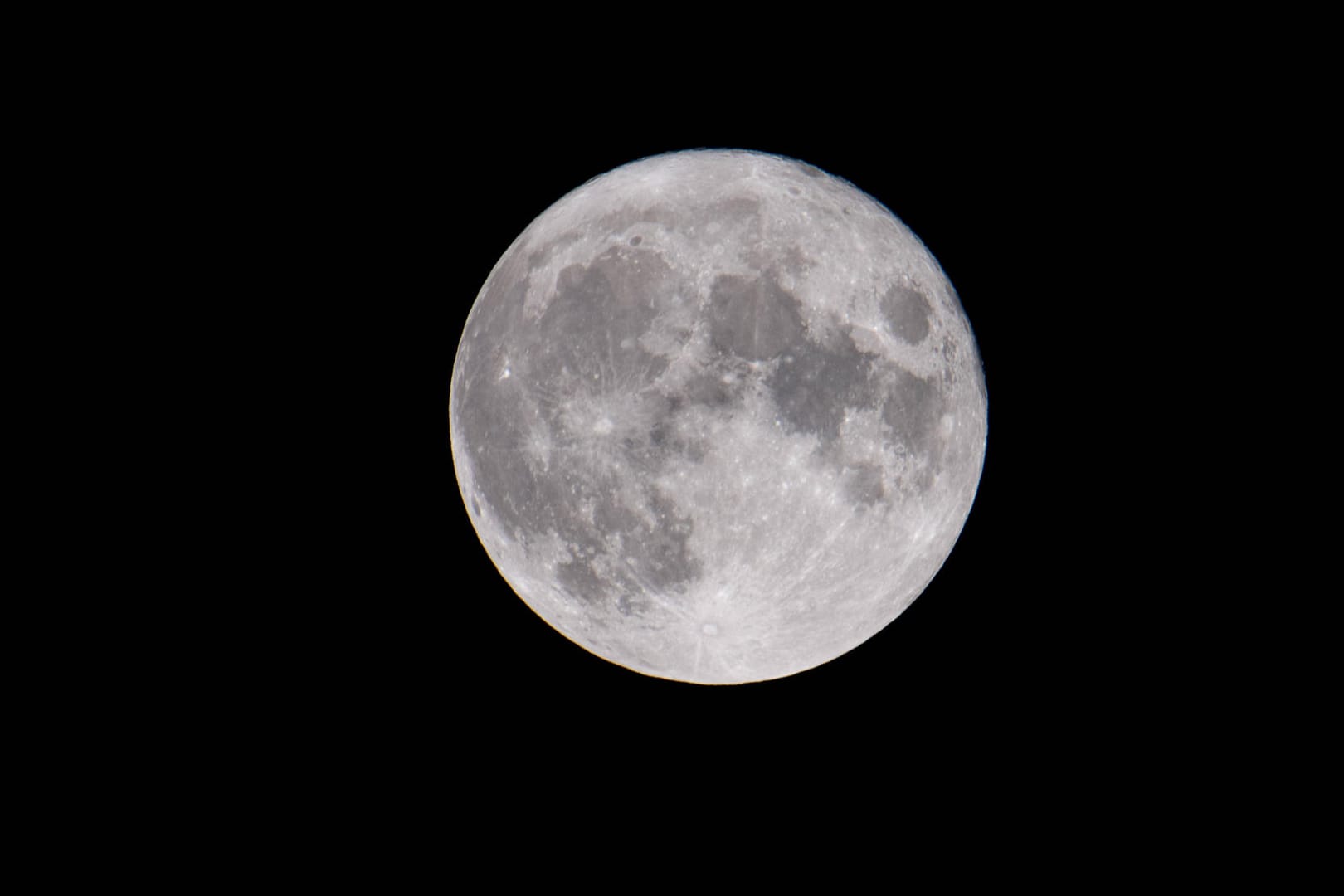 Der Mond: Kanada will das Strafrecht auch auf Taten auf dem Erdtrabanten ausweiten.