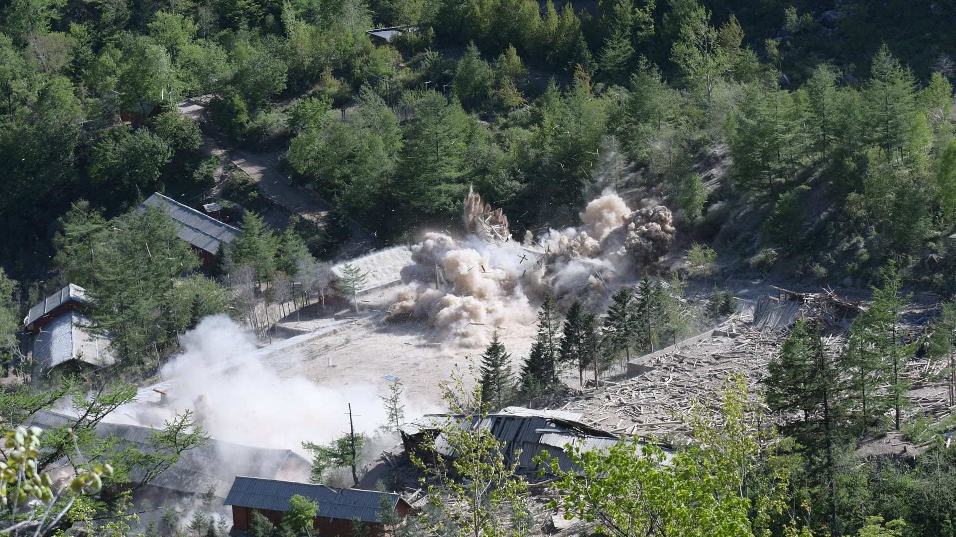 Das Gelände Punggye-ri war eine militärische Anlage, die für Atomtests diente. Sie soll teilweise wieder in Betrieb seien.