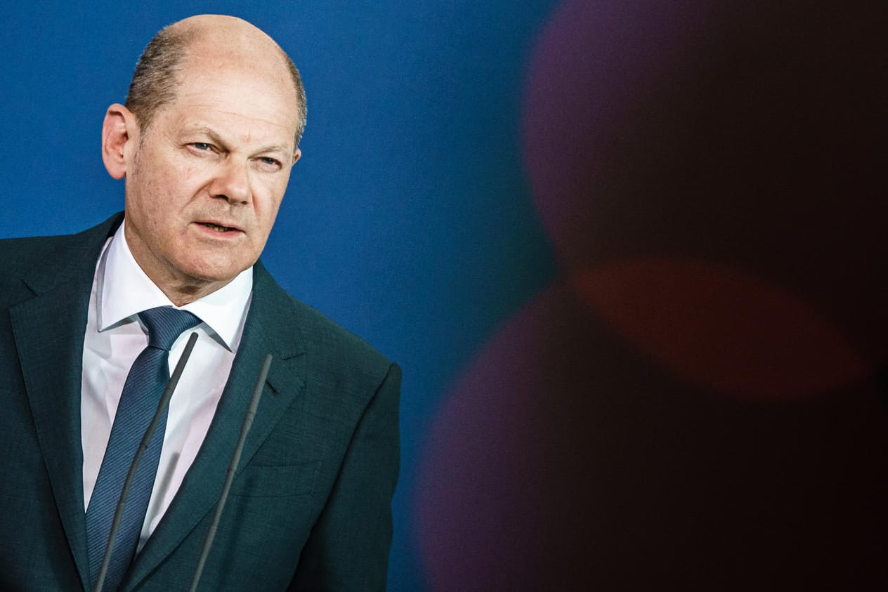 Olaf Scholz: Der Bundeskanzler wird von Prominenten aufgefordert, keine weiteren Waffen an die Ukraine zu liefern.