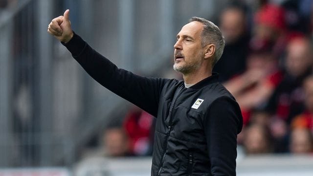 Das Team von Adi Hütter trifft am 11. Das Team von Adi Hütter trifft am 11.