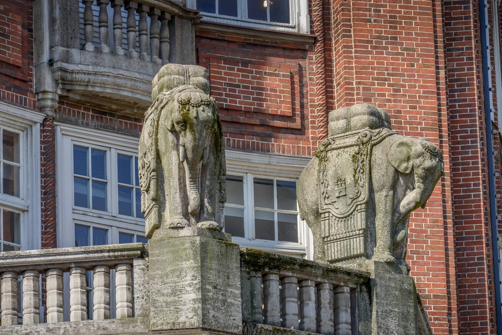 Fassade des Klöpperhauses in der Mönckebergstraße (Archivbild): Es ist bereits die dritte Immobilie in Hamburg, die das Unternehmen aus den USA besitzt.