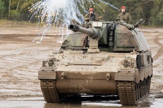 Die Panzerhaubitze 2000: Deutschland denkt über eine Lieferung der Waffensysteme an die Ukraine nach.