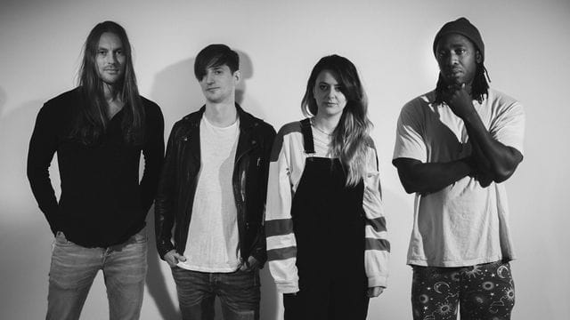 Justin Harris (l-r), Russell Lissack, Louise Bartle und Kele Okereke sind Bloc Party.