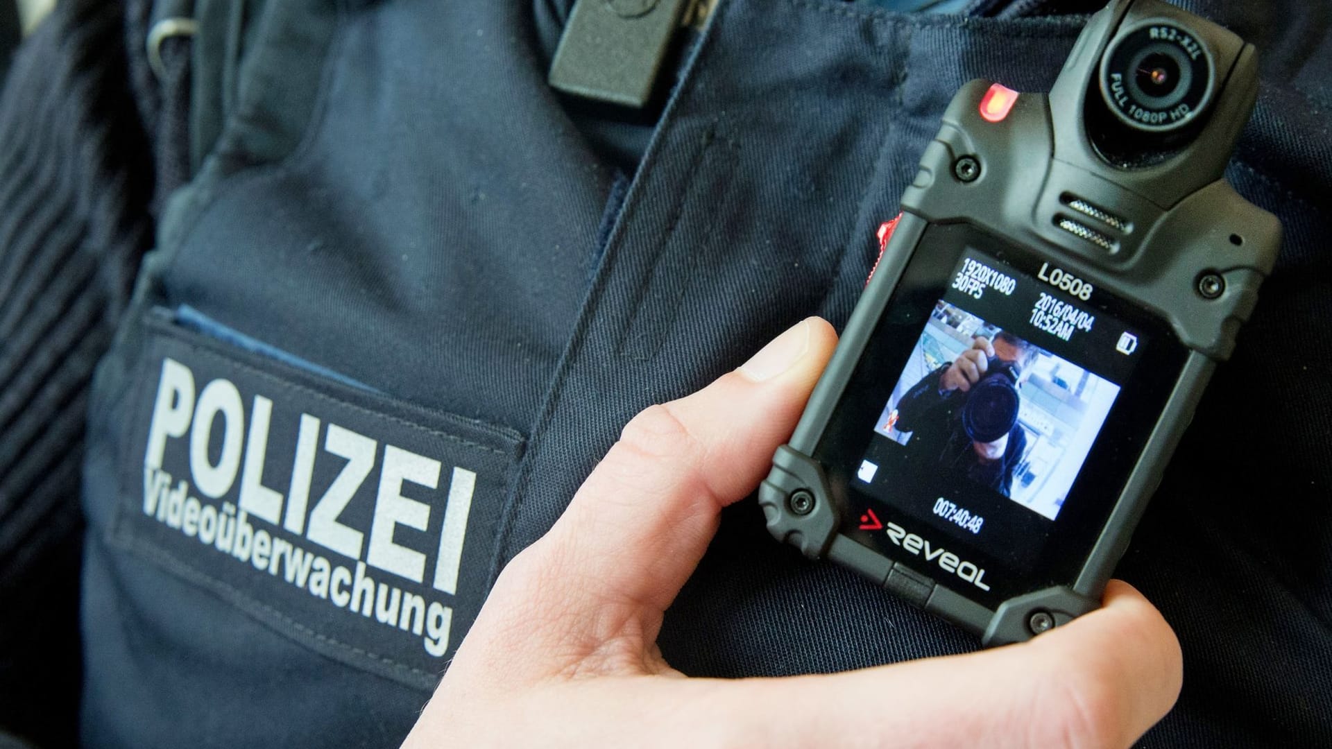 Bundespolizist mit Bodycam