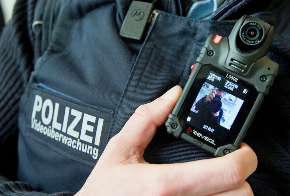 Bundespolizist mit Bodycam
