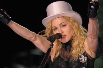 Madonna liebt die Provokation. Immer wieder sorgte die Sängerin während ihrer langen Karriere für Skandale. Im Pop-Genre war sie jedoch gleich in mehrfacher Hinsicht stilprägend.