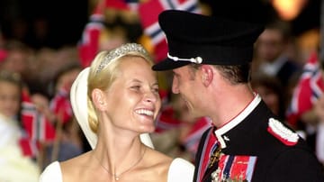 Traumhochzeit: Am 23. August 2001 heiratete die bürgerliche Mette-Marit ihren Kronprinz Haakon.