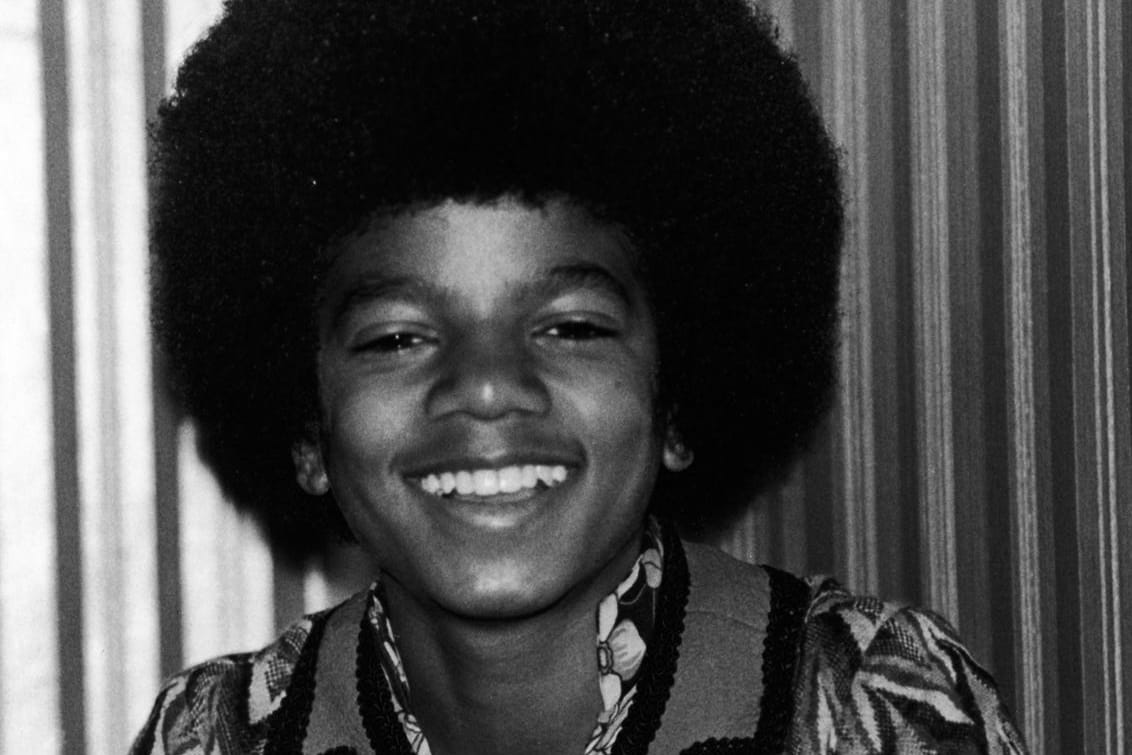 November 1972: Der 14-jährige Michael lächelt hier in einem Hotel in London in die Kamera. Zu dieser Zeit ist die spätere Show-Business-Legende auf Tour mit den Jackson 5.