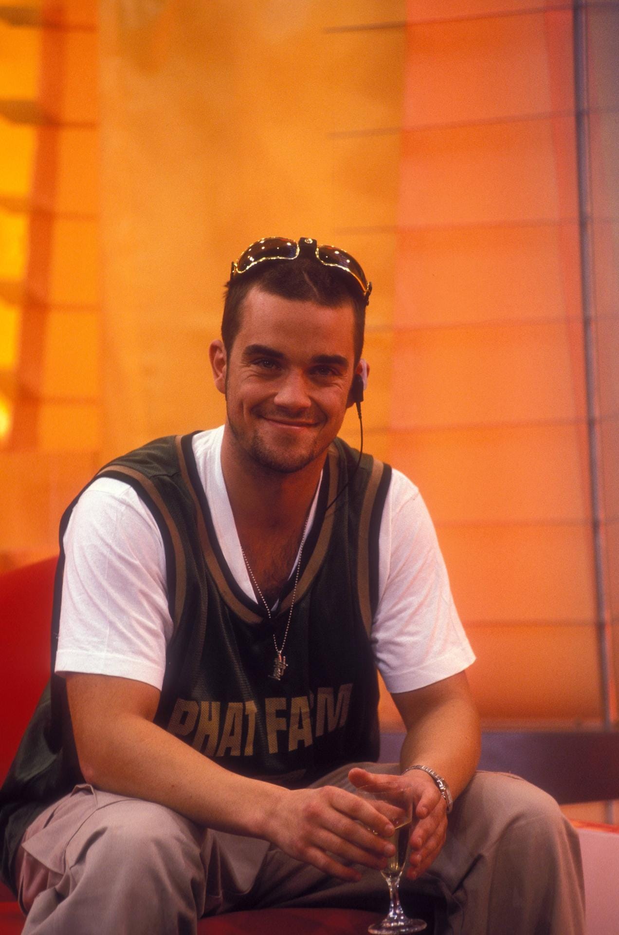 Immer ein verschmitztes Lächeln im Gesicht: Robbie Williams hat Take That im Jahr 1995 nach Drogen- und Partyexzessen verlassen.